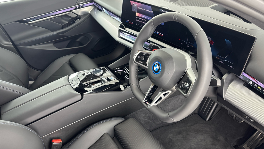 BMW i5 40 83.9Kwh M Sport Edrive 11Kw Charger Grey #6