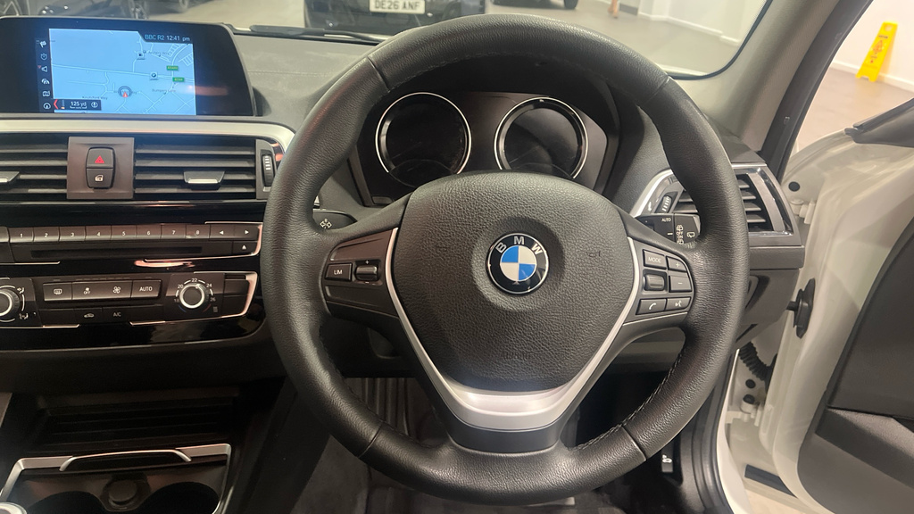 BMW 1 Series 1.5 118I Sport Euro 6 Ss White #5