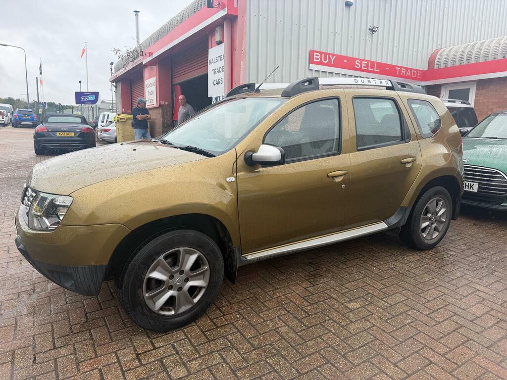 Dacia Duster Laureate Green #2
