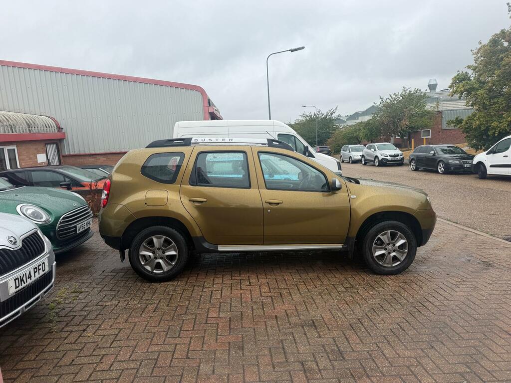 Dacia Duster Laureate Green