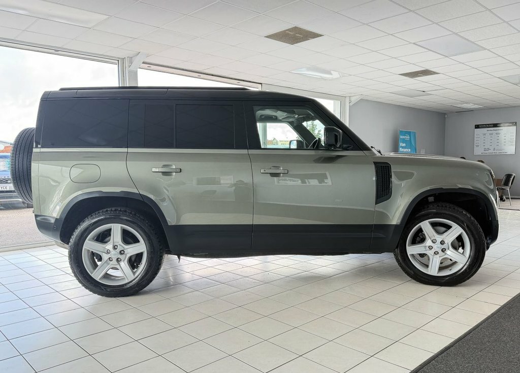 Land Rover Defender 3L Se RE21WCA Green #4