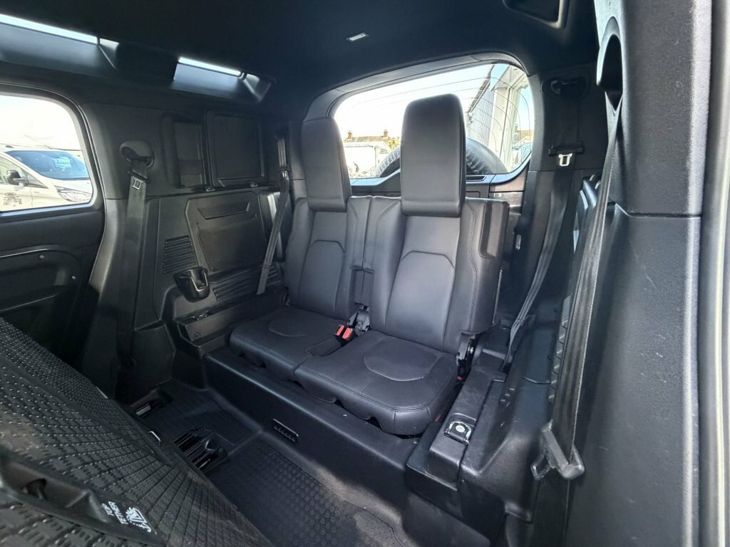 Land Rover Defender 110 3L Hse Grey #3