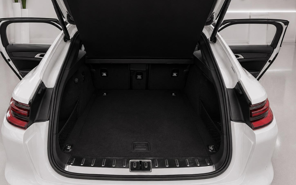 Porsche Panamera 4 Black #10