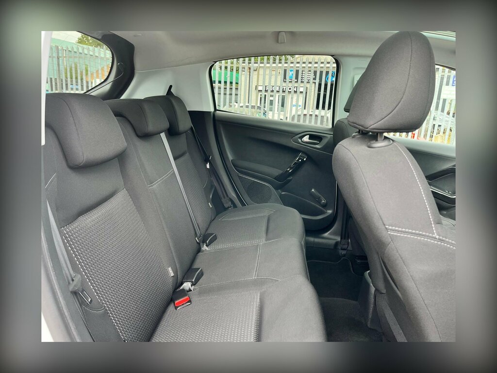Peugeot 208 1.2 Puretech Active Hatchback Eu Silver #26