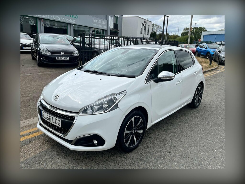 Peugeot 208 1.2 Puretech Allure Premium Hatchback M White #3