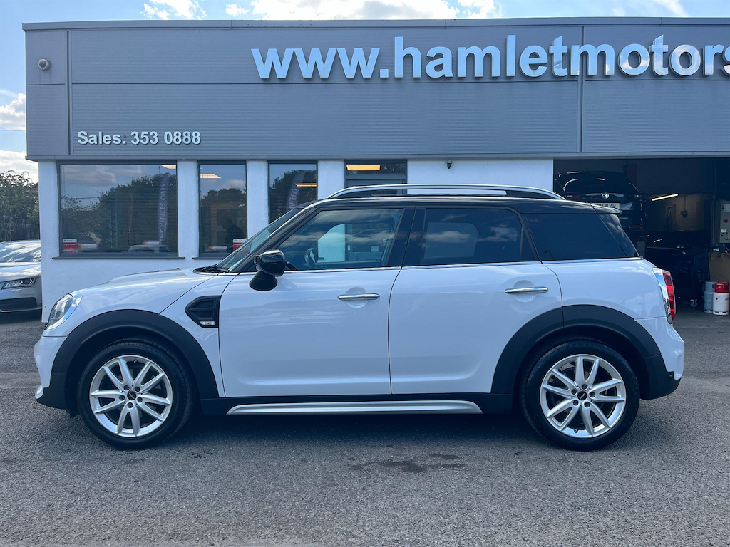 Mini Countryman 1.5 L 1.5 Cooper Sport Euro 6 Ss LB69DZO White #2