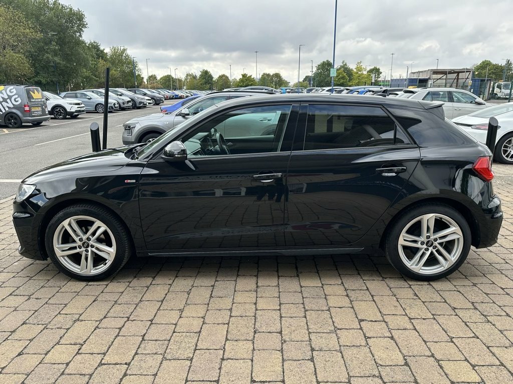 Audi A1 1L S Line WM23HBC Black #4