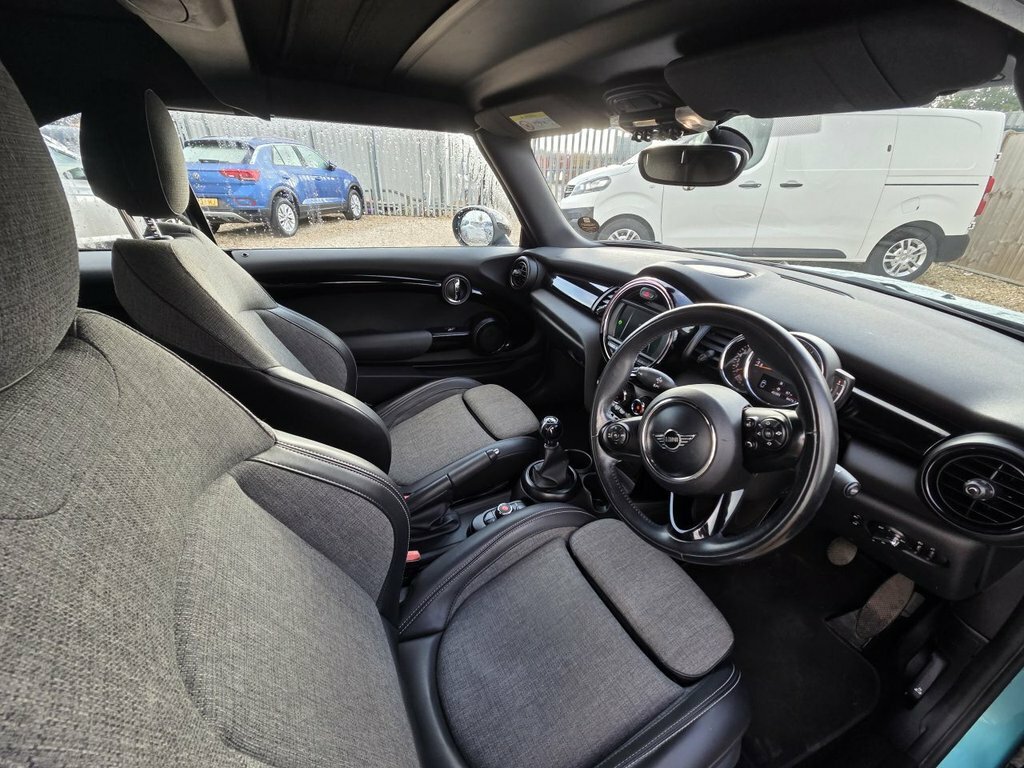 Mini Convertible 1.5L Cooper YH18MYL Blue #5