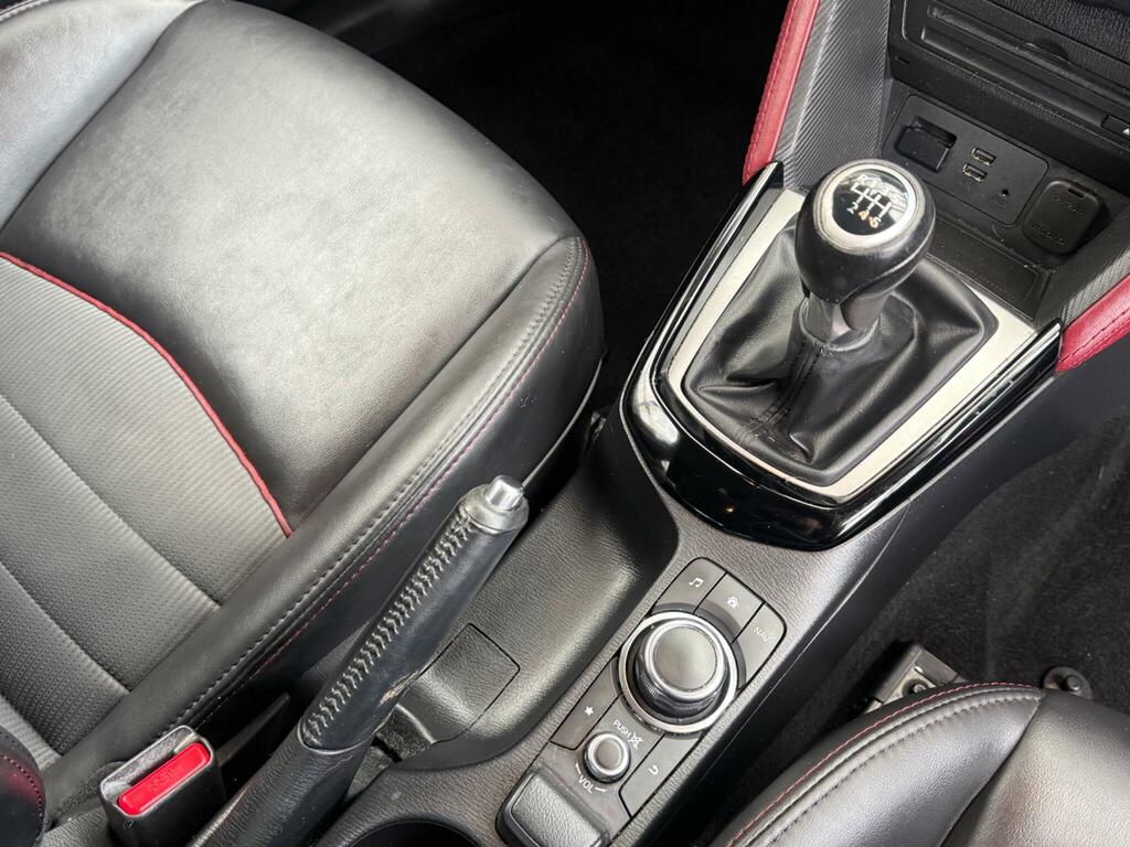Mazda CX-3 Hatchback White #24