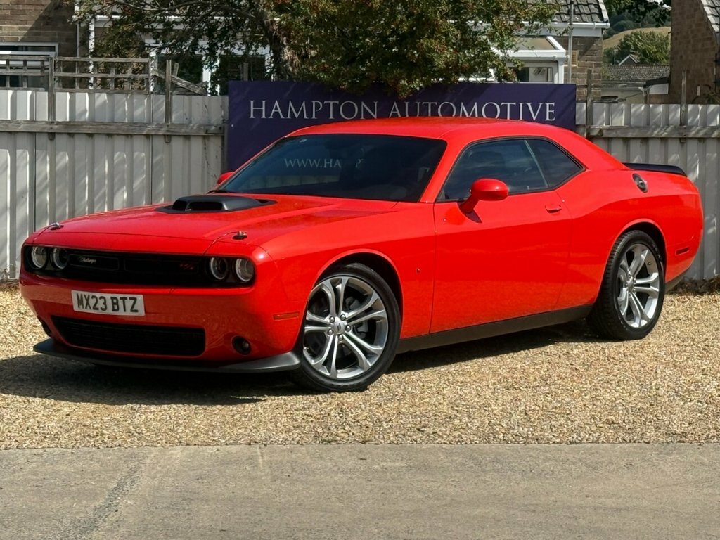 Dodge Challenger Coupe Orange