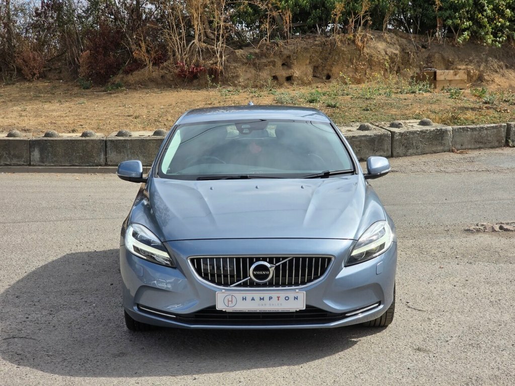 Volvo V40 Hatchback CU66WPP Blue #4