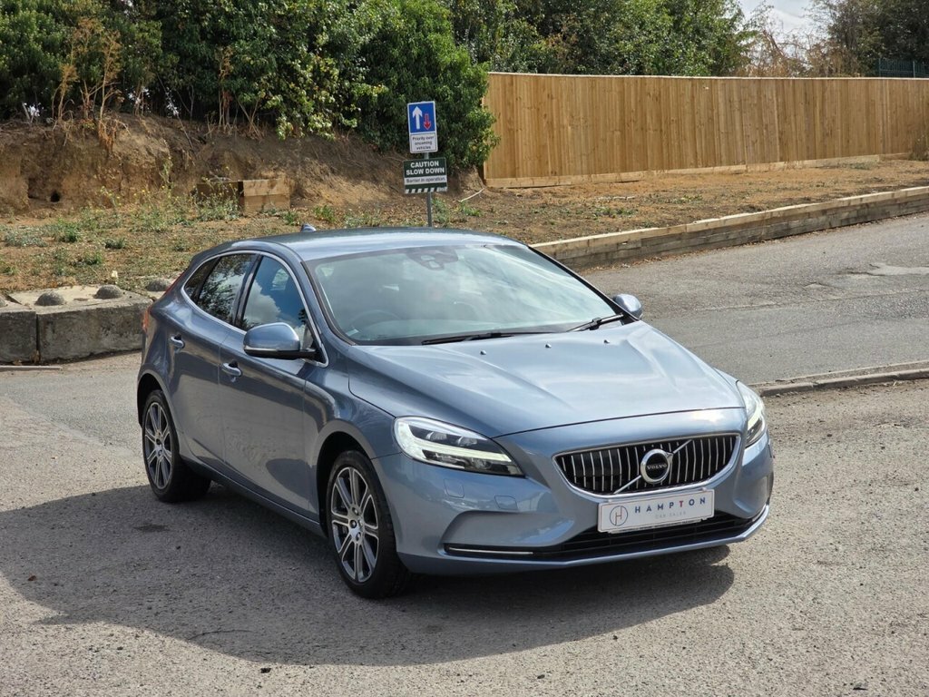 Volvo V40 Hatchback CU66WPP Blue #2