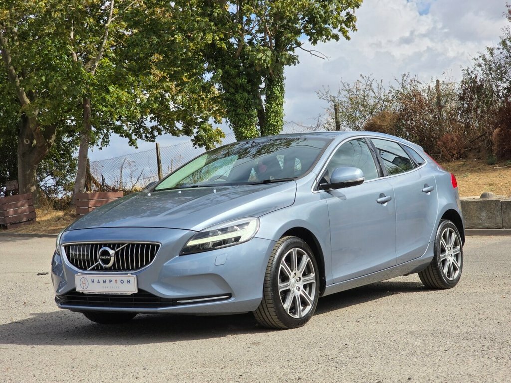 Volvo V40 Hatchback CU66WPP Blue #5
