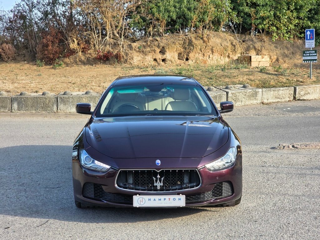 Maserati Ghibli Saloon Red #4