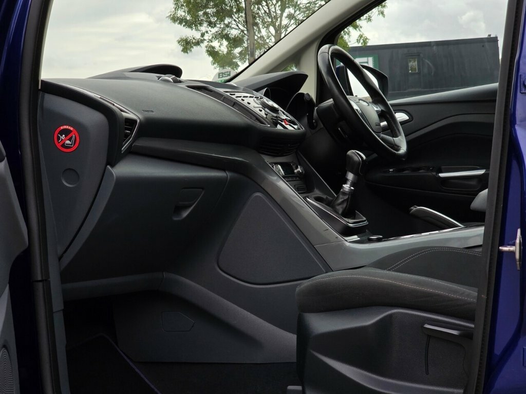 Ford C-Max Titanium Red #16