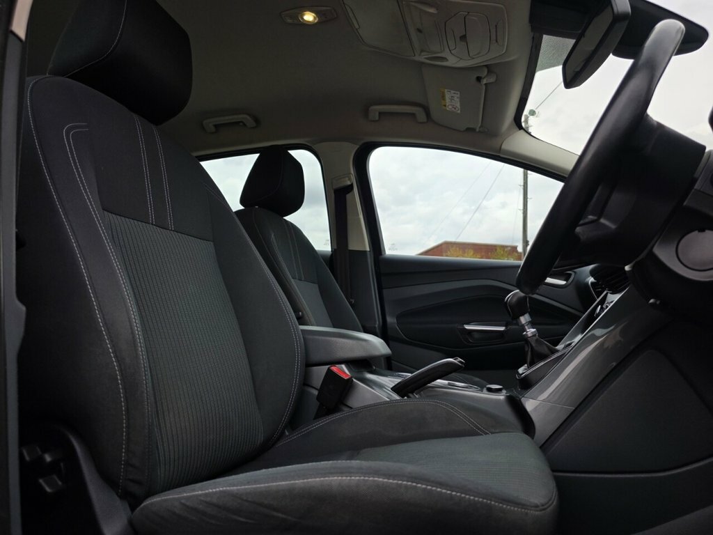Ford C-Max Titanium Red #12