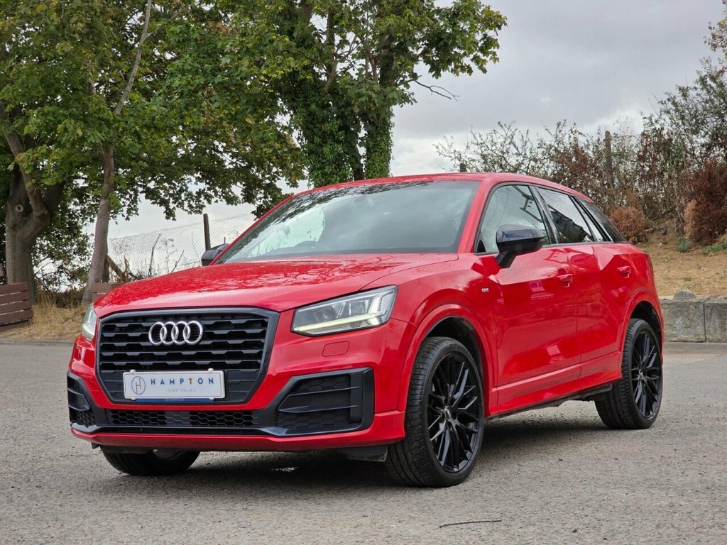 Audi Q2 1.5L Black Edition Red #5
