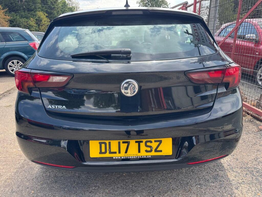 Vauxhall Astra Hatchback 1.4I Tech Line Euro 6 201717 DL17TSZ Black #6