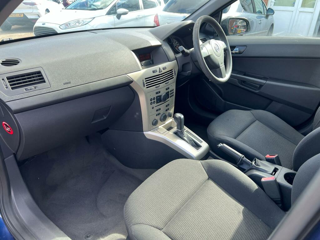 Vauxhall Astra Black #9