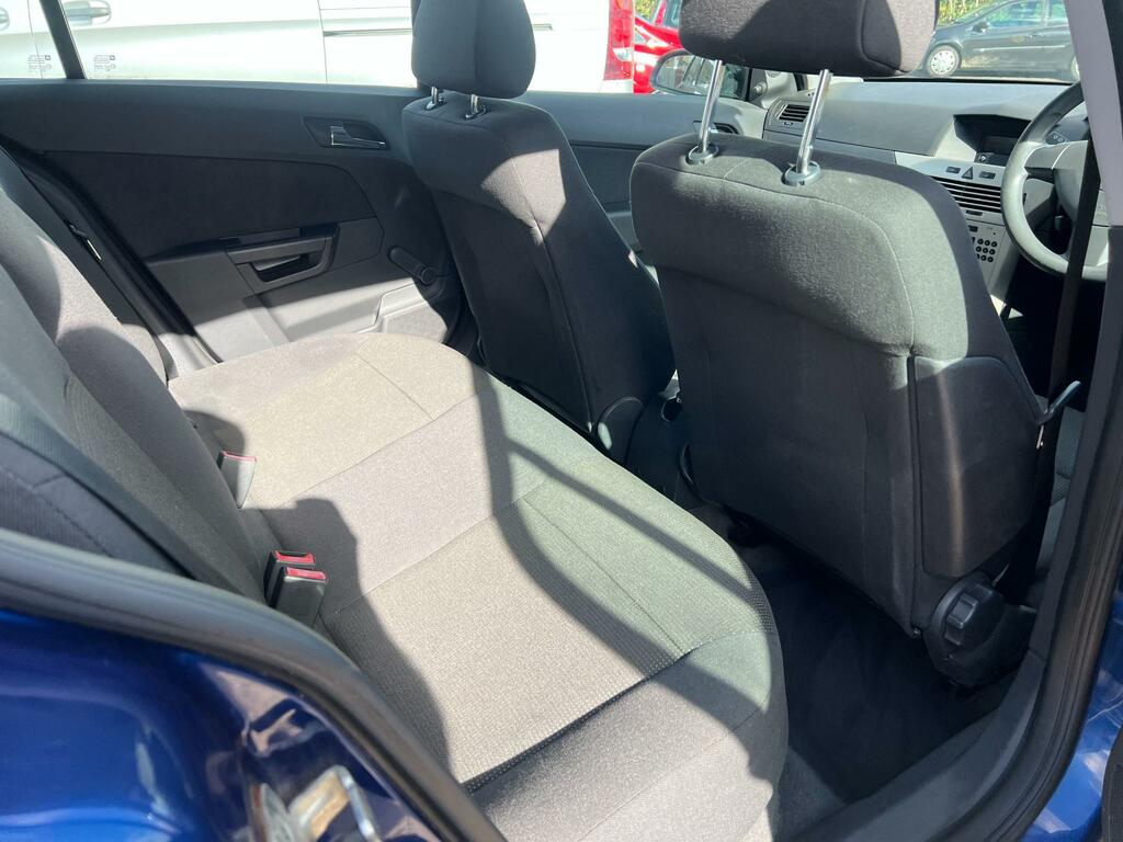 Vauxhall Astra Black #30