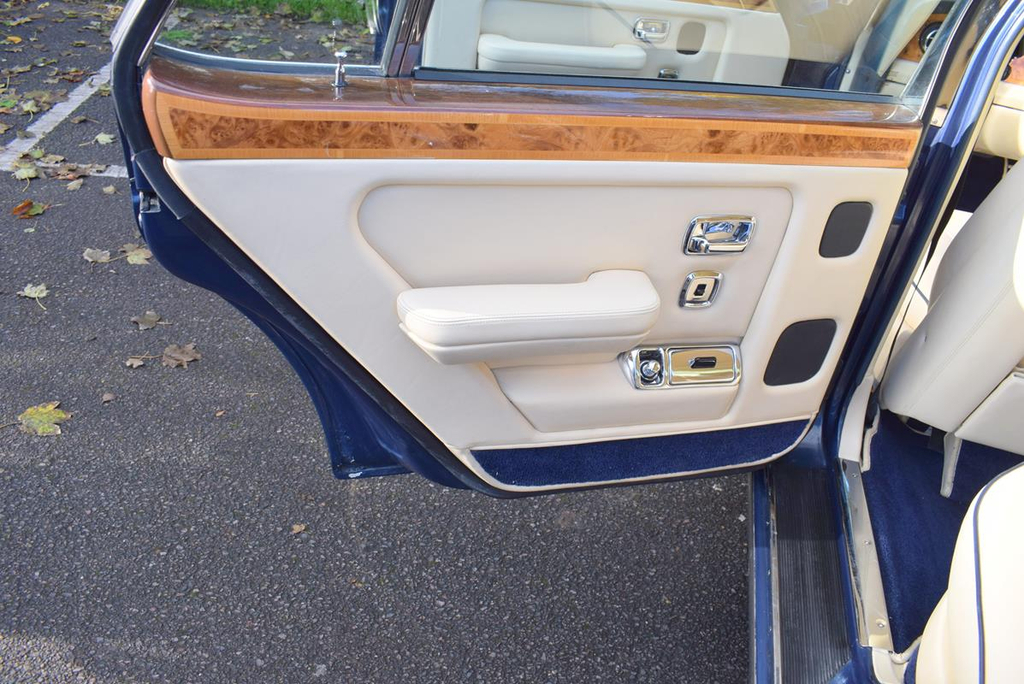 Rolls-Royce Silver Spirit II 4dr Auto Red #24