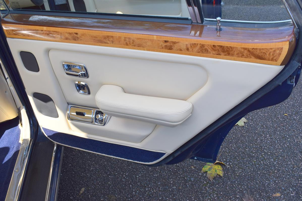 Rolls-Royce Silver Spirit II 4dr Auto Red #27