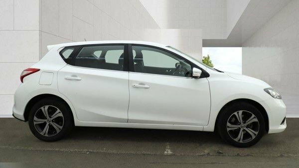 Nissan Pulsar 2017 1.2 Dig-t Acenta Hatchback White #3