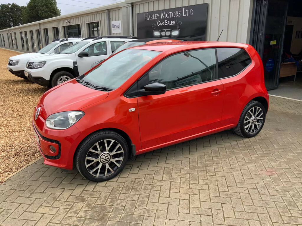 Volkswagen Up 1.0 Groove Up Hatchback Orange #2