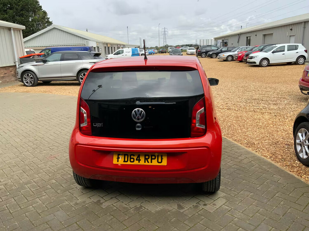Volkswagen Up 1.0 Groove Up Hatchback Orange #5