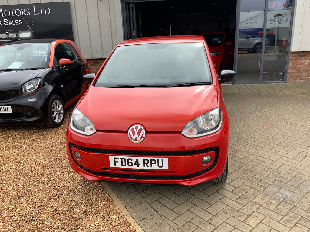 Volkswagen Up 1.0 Groove Up Hatchback Orange #4