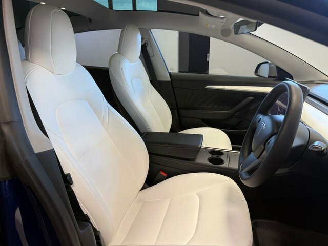 Tesla Model 3 Dual Motor Performance Saloon LA72EUK Blue #4
