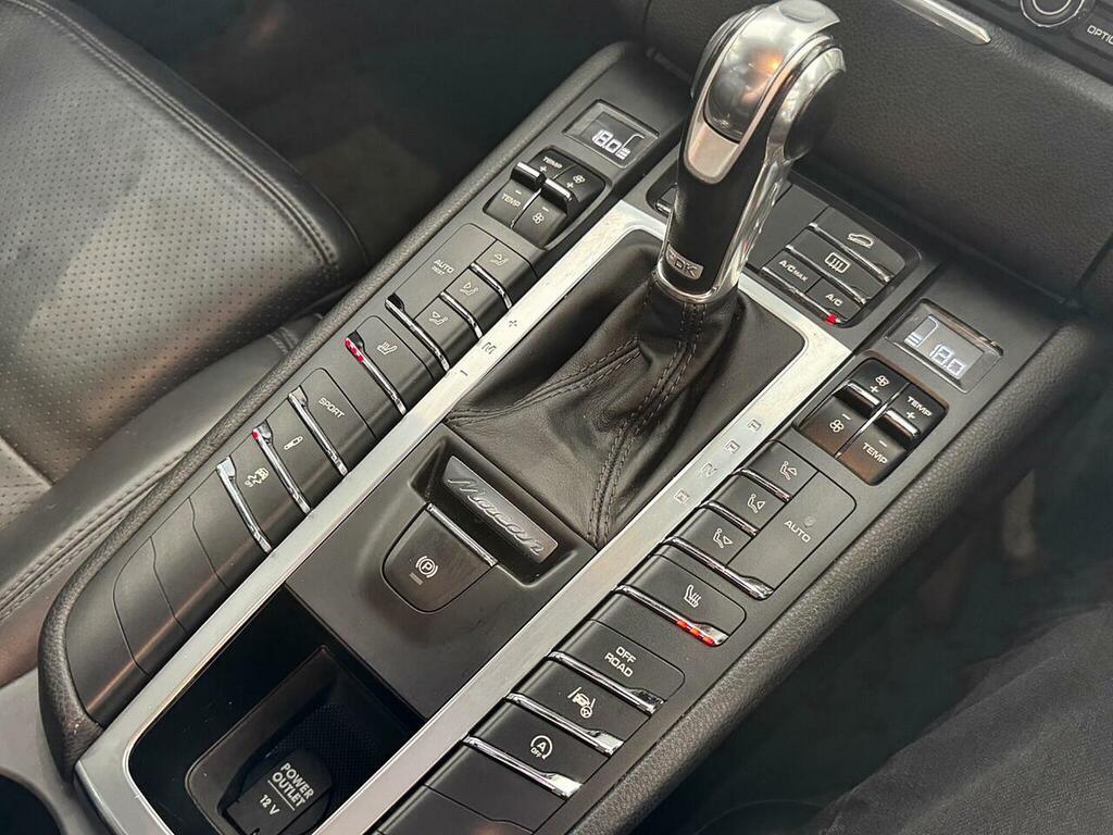 Porsche Macan #21