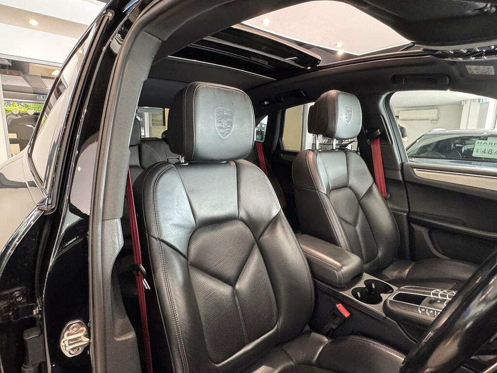 Porsche Macan #12