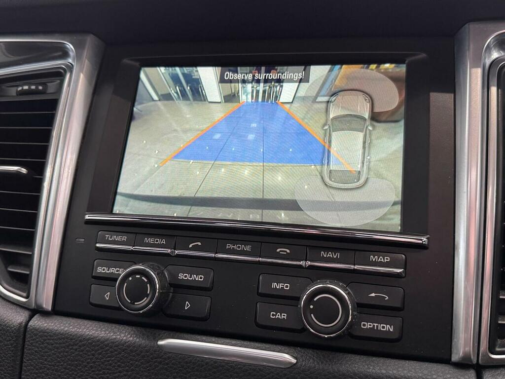 Porsche Macan #17