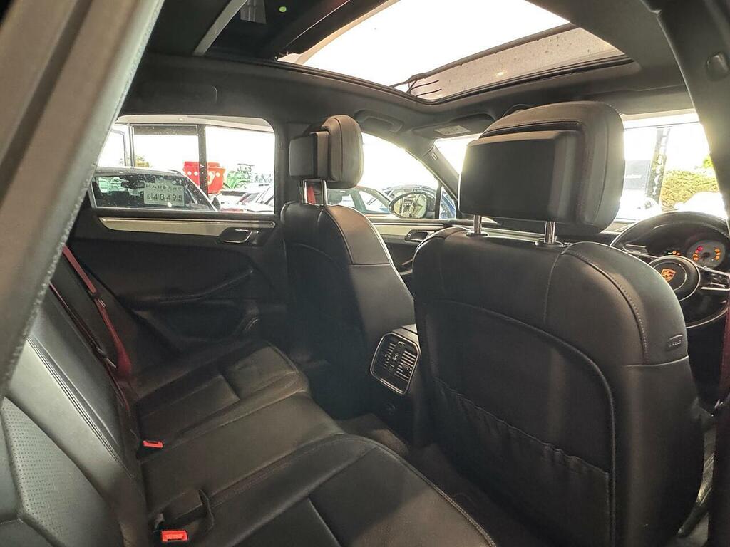 Porsche Macan #13