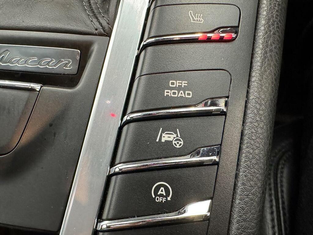 Porsche Macan #20