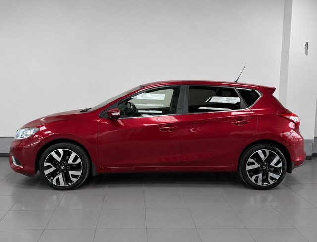 Nissan Pulsar 1.2 Dig-t Tekna Hatchback Euro 6 YN18RHA Red #4