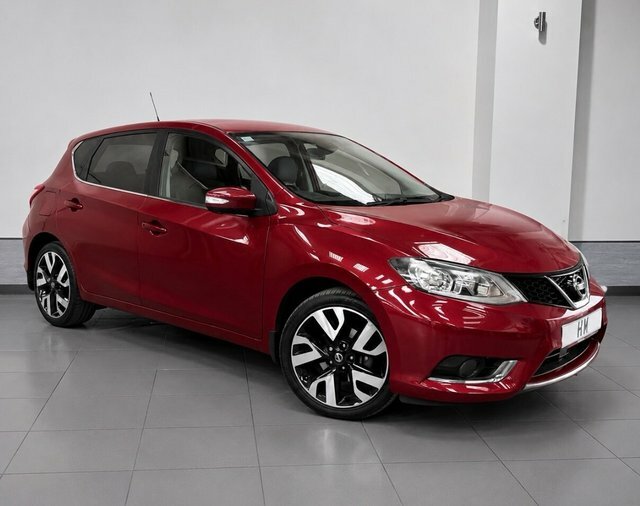 Nissan Pulsar 1.2 Dig-t Tekna Hatchback Euro 6 Red
