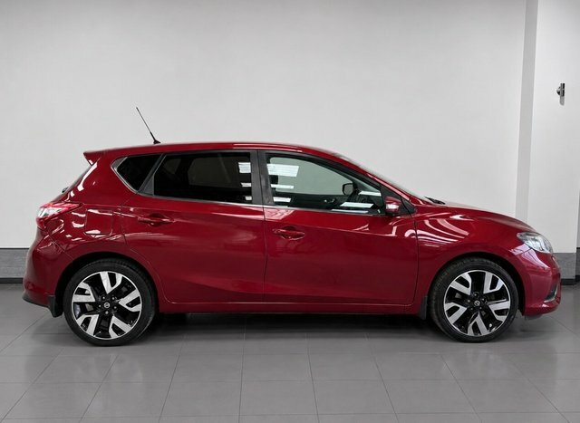 Nissan Pulsar 1.2 Dig-t Tekna Hatchback Euro 6 YN18RHA Red #3