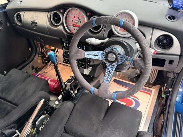 Mini Hatch Red #16