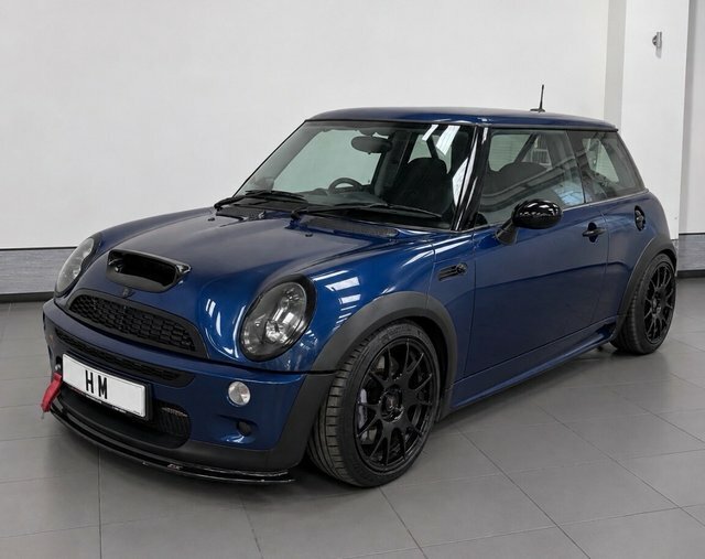 Mini Hatch Red #23