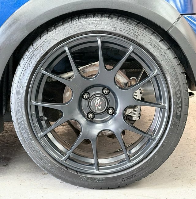 Mini Hatch Red #30