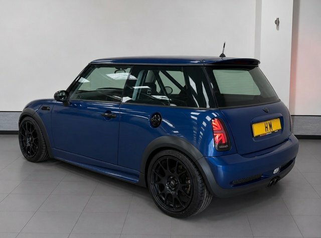Mini Hatch Red #22