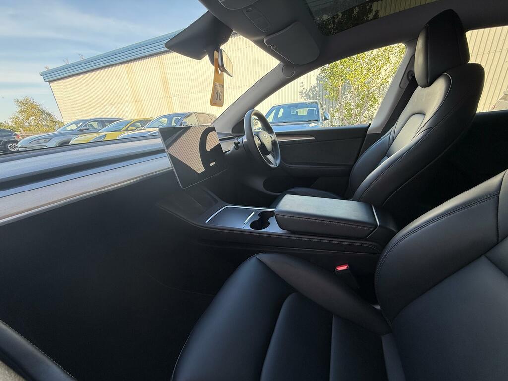 Tesla Model Y Dual Motor Long Range Suv 4Wde LA23EZJ White #4
