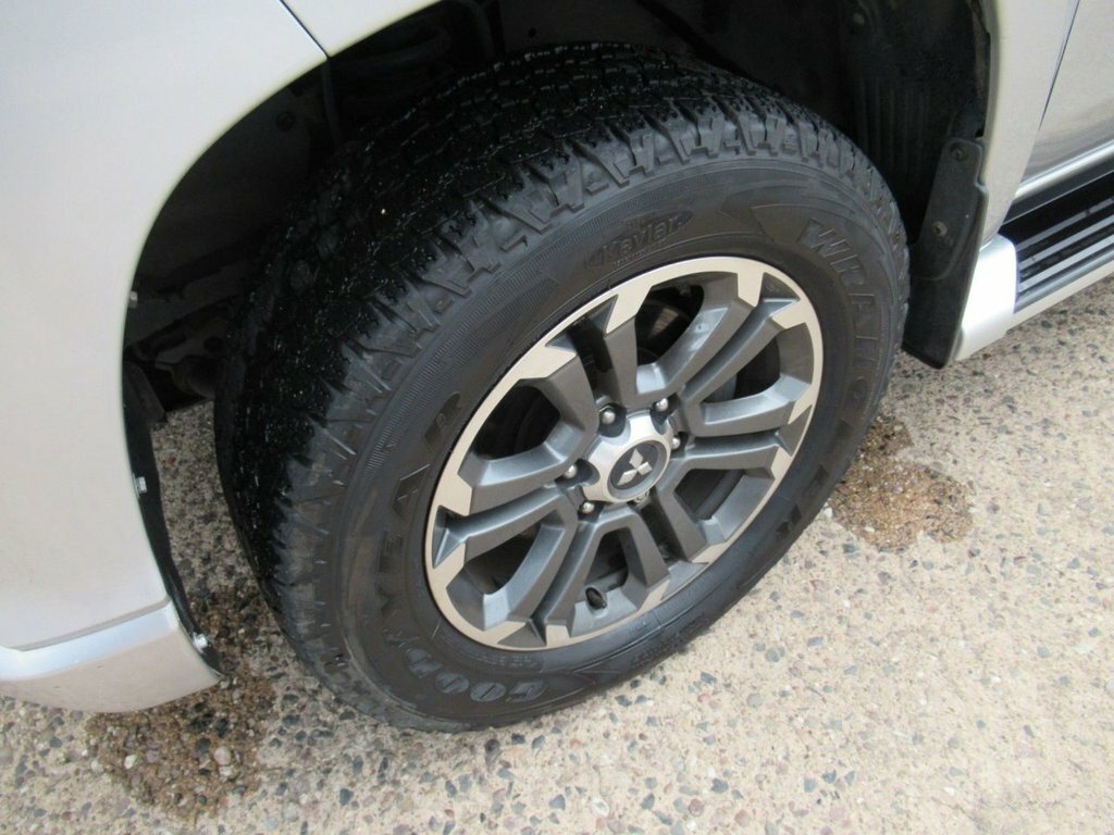Mitsubishi L200 2.2L Dc Barbarian X Silver #3
