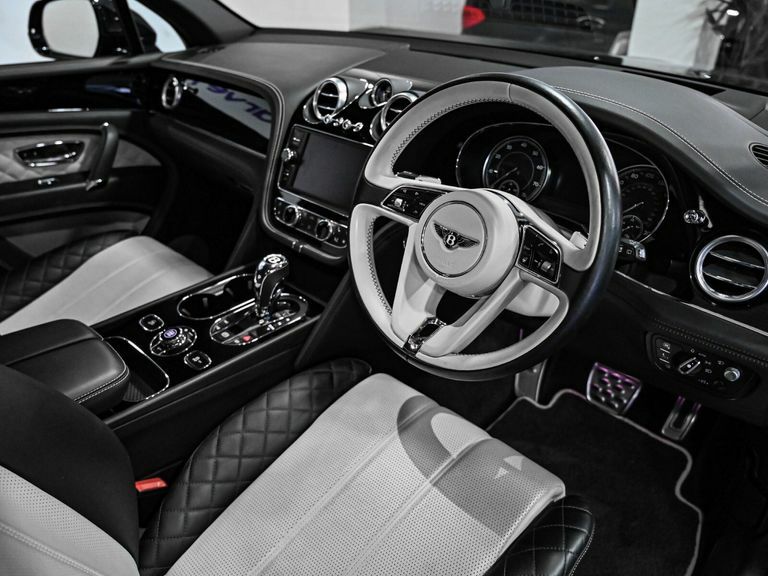 Bentley Bentayga 6.0 W12 Black #2