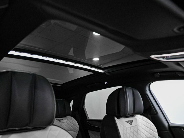 Bentley Bentayga 6.0 W12 Black #4