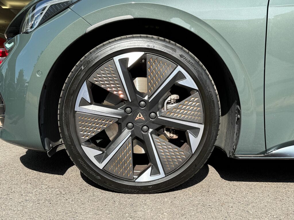 Cupra Born Vz YK75LXT Green #5