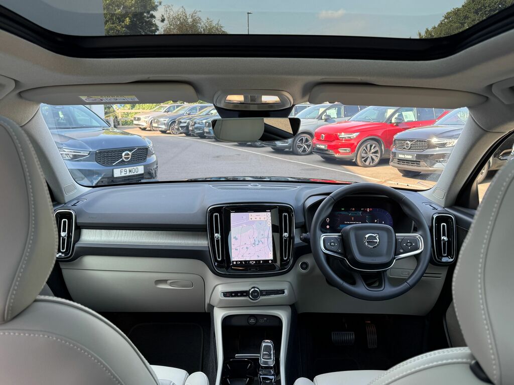 Volvo XC40 Ultimate Black #3