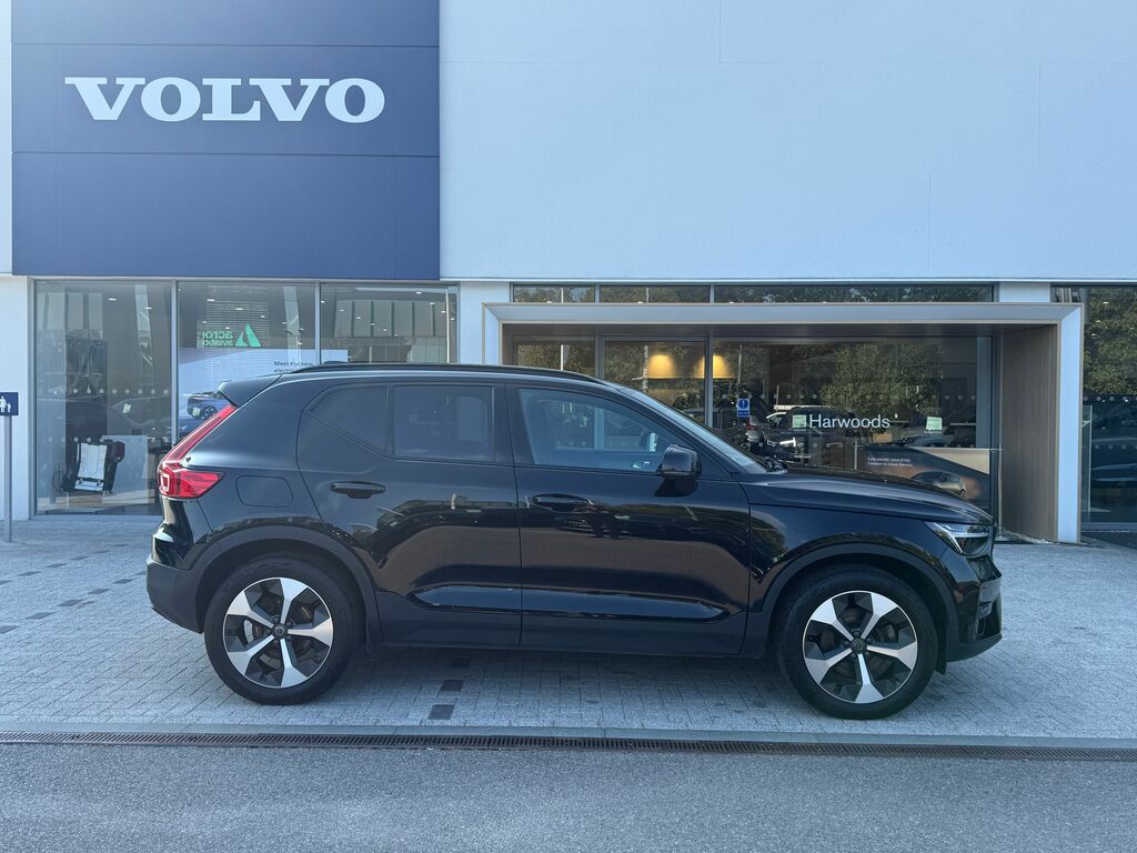 Volvo XC40 Ultimate Black #2